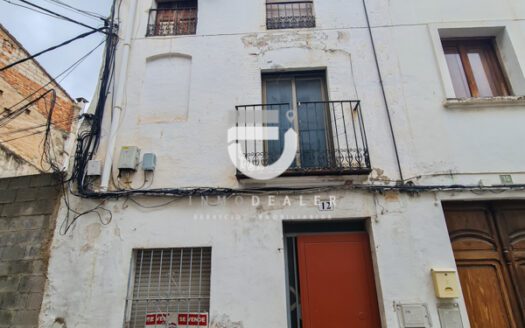 Casa en Oliva junto al retén de policía local