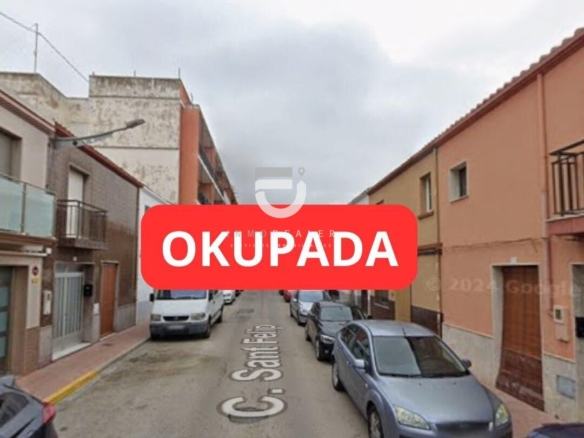 Casa de pueblo okupada en Piles (Valencia)