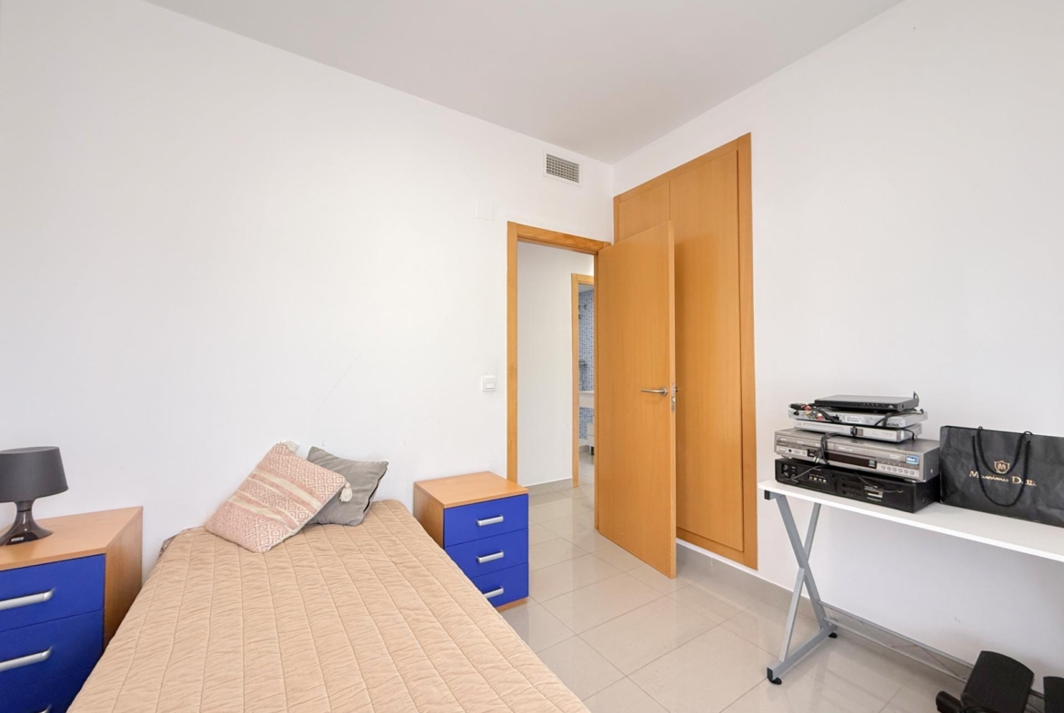 Planta baja con terraza de 80 m² en Paseo Germanías (tramo final), Gandía