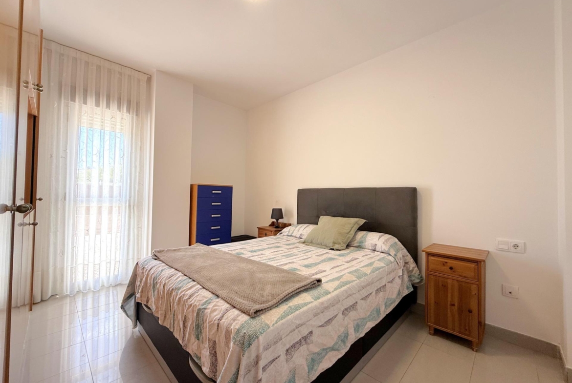Planta baja con terraza de 80 m² en Paseo Germanías (tramo final), Gandía