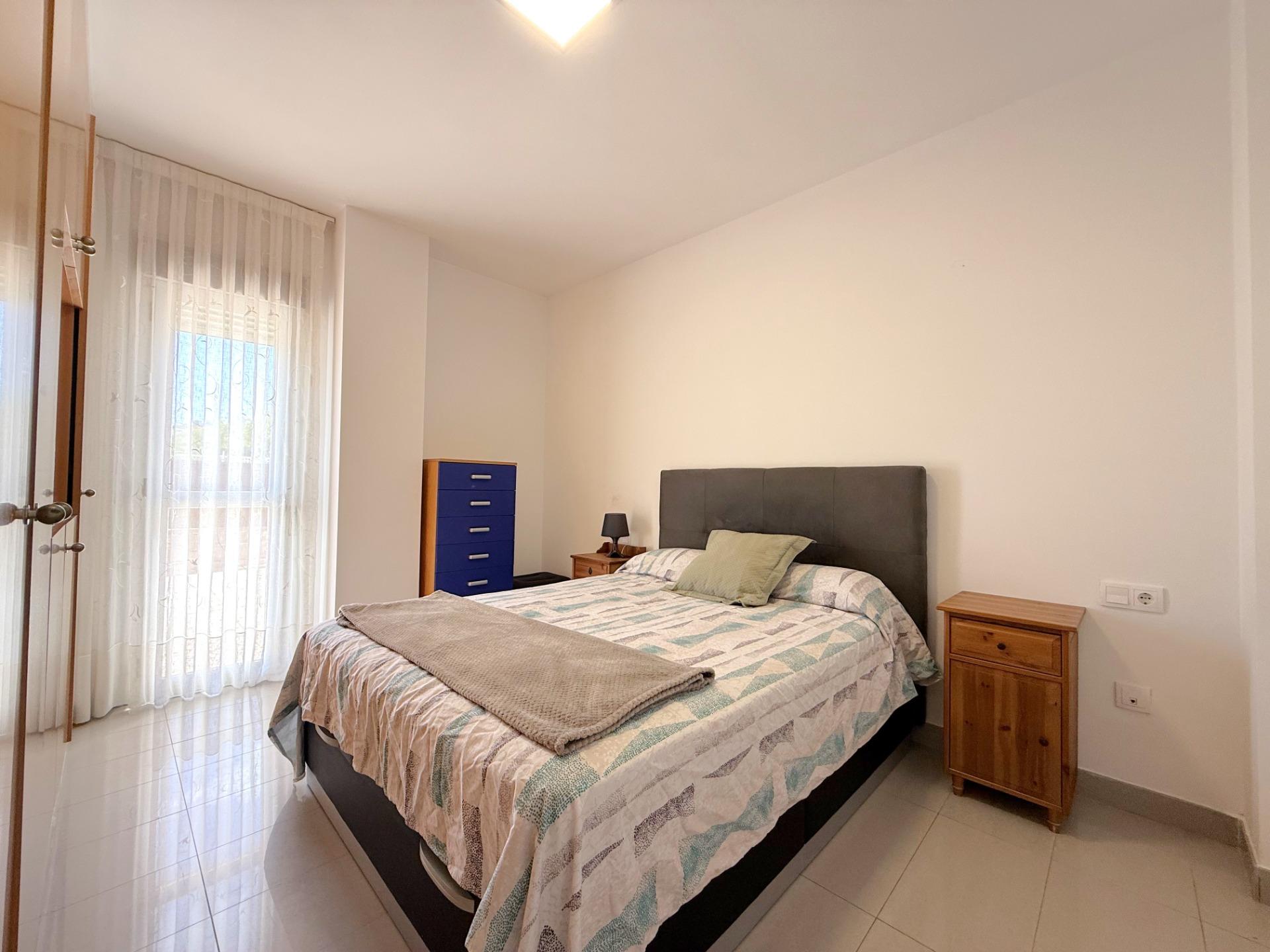 Planta baja con terraza de 80 m² en Paseo Germanías (tramo final), Gandía