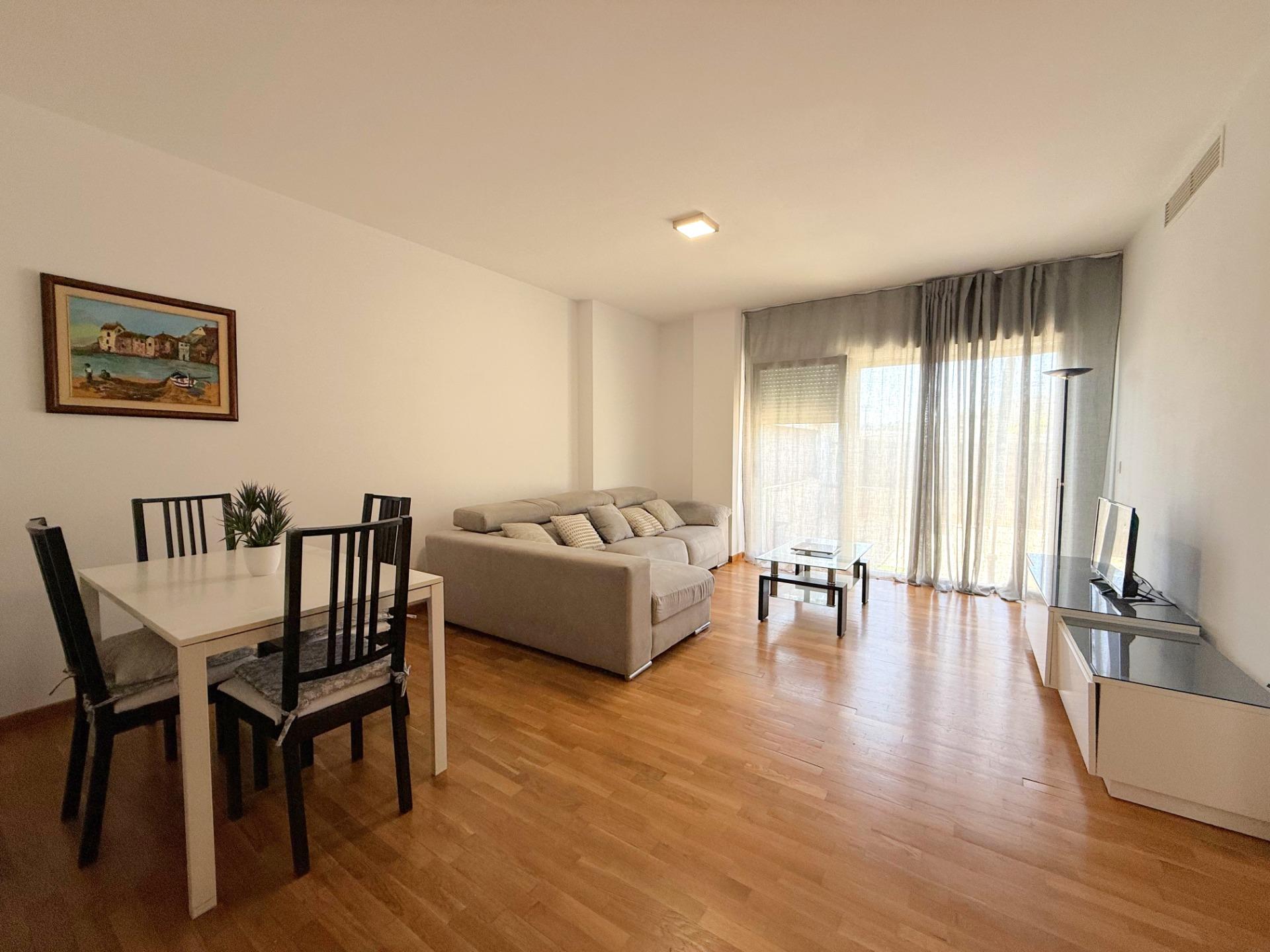 Planta baja con terraza de 80 m² en Paseo Germanías (tramo final), Gandía