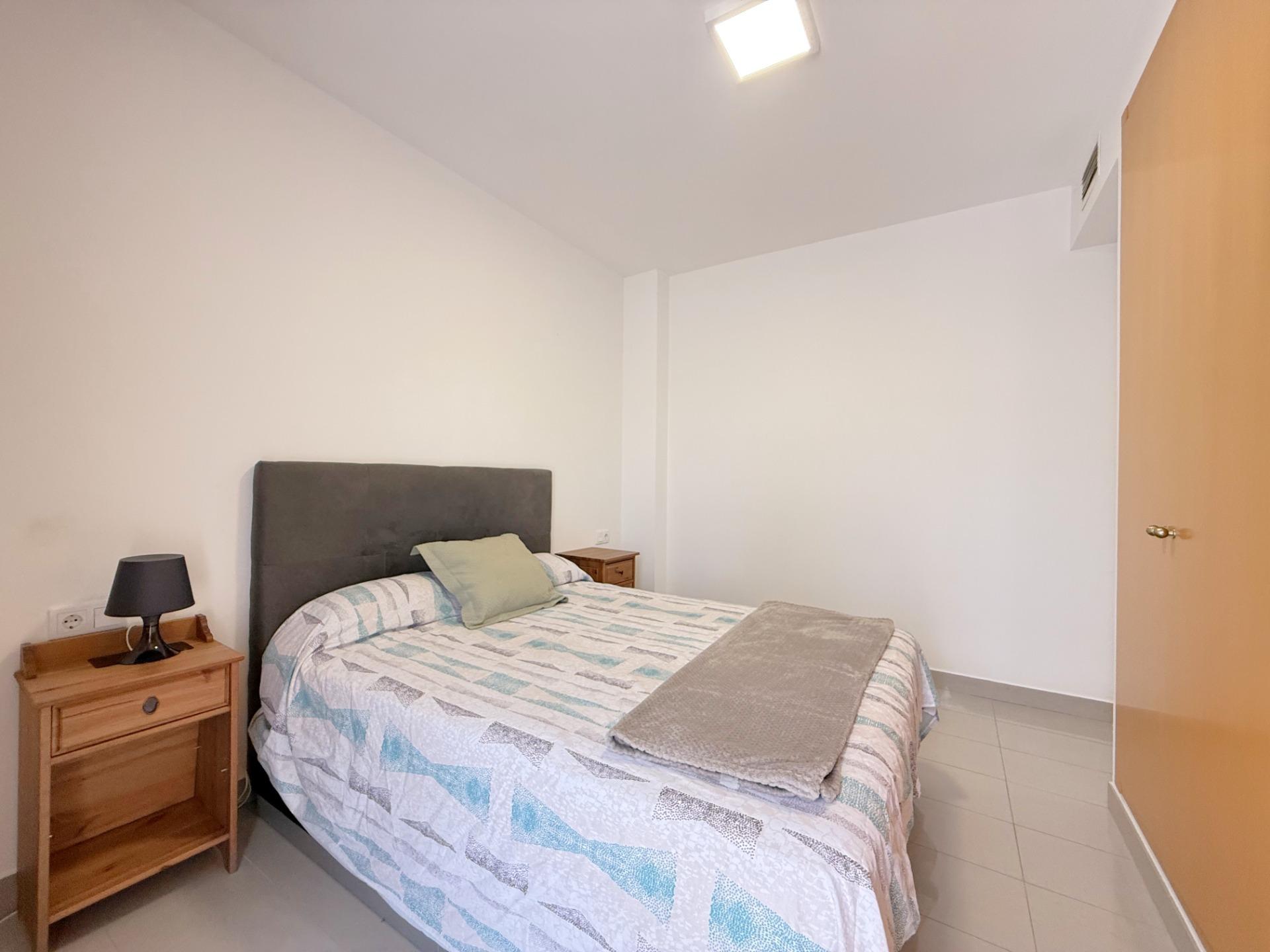Planta baja con terraza de 80 m² en Paseo Germanías (tramo final), Gandía