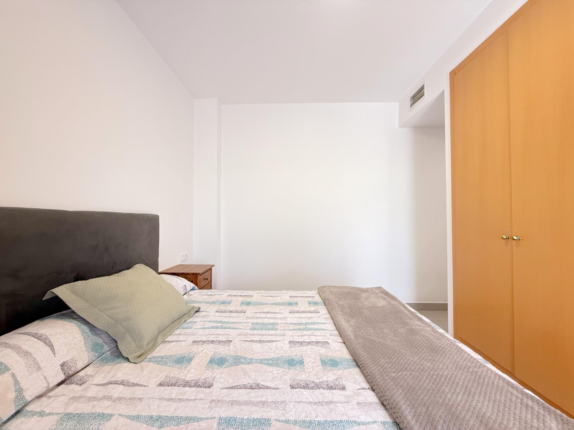 Planta baja con terraza de 80 m² en Paseo Germanías (tramo final), Gandía