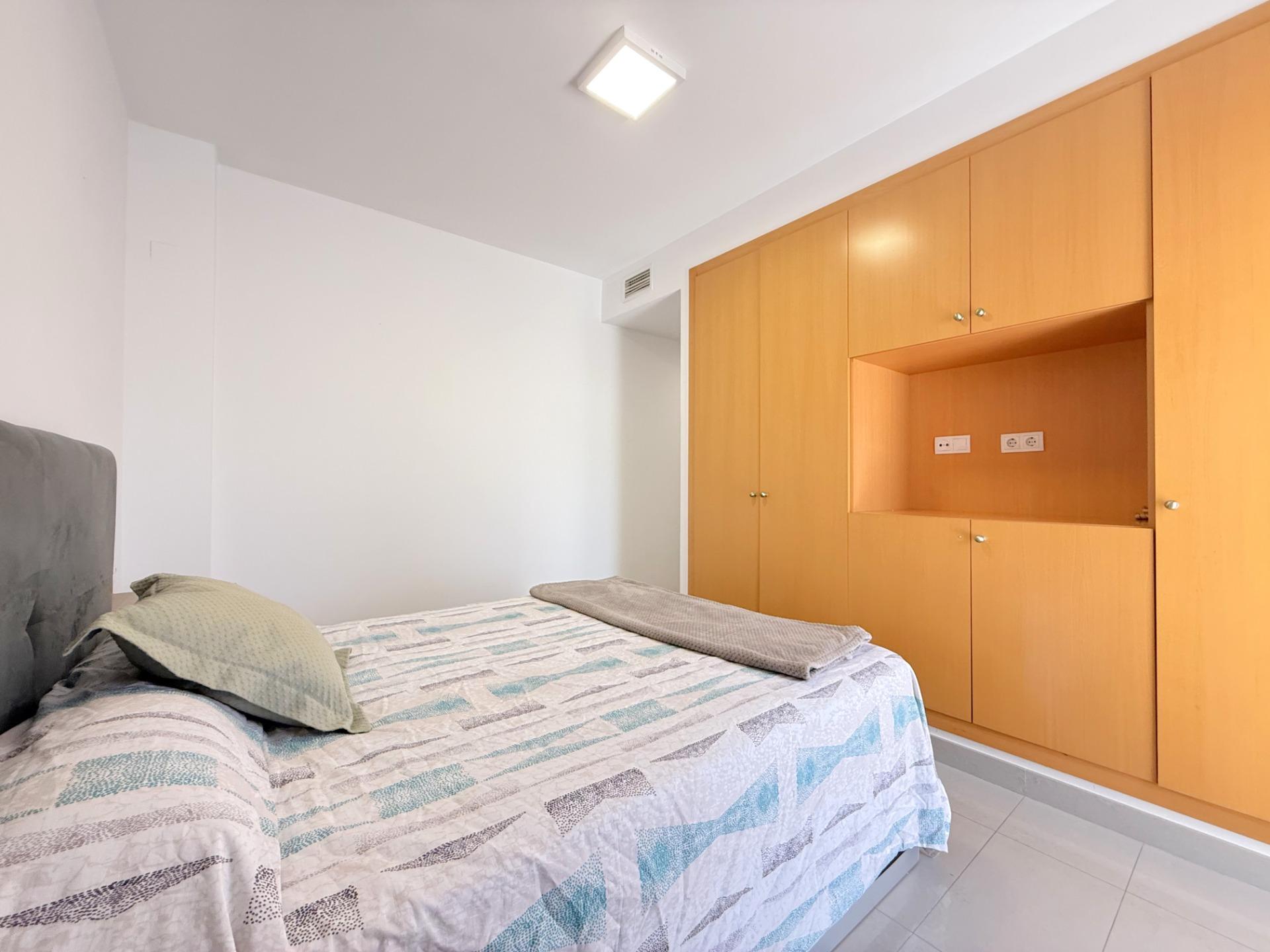 Planta baja con terraza de 80 m² en Paseo Germanías (tramo final), Gandía