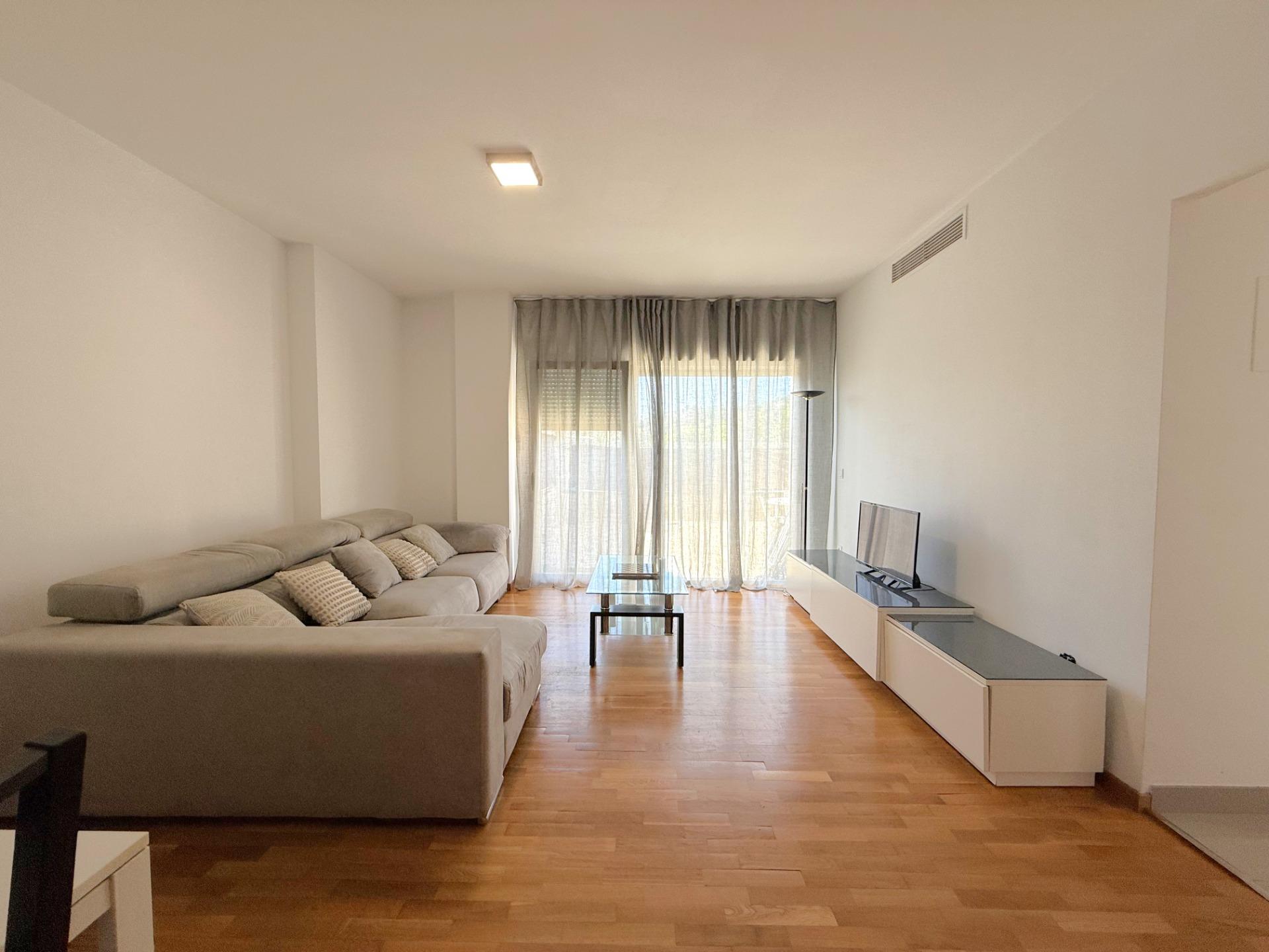 Planta baja con terraza de 80 m² en Paseo Germanías (tramo final), Gandía