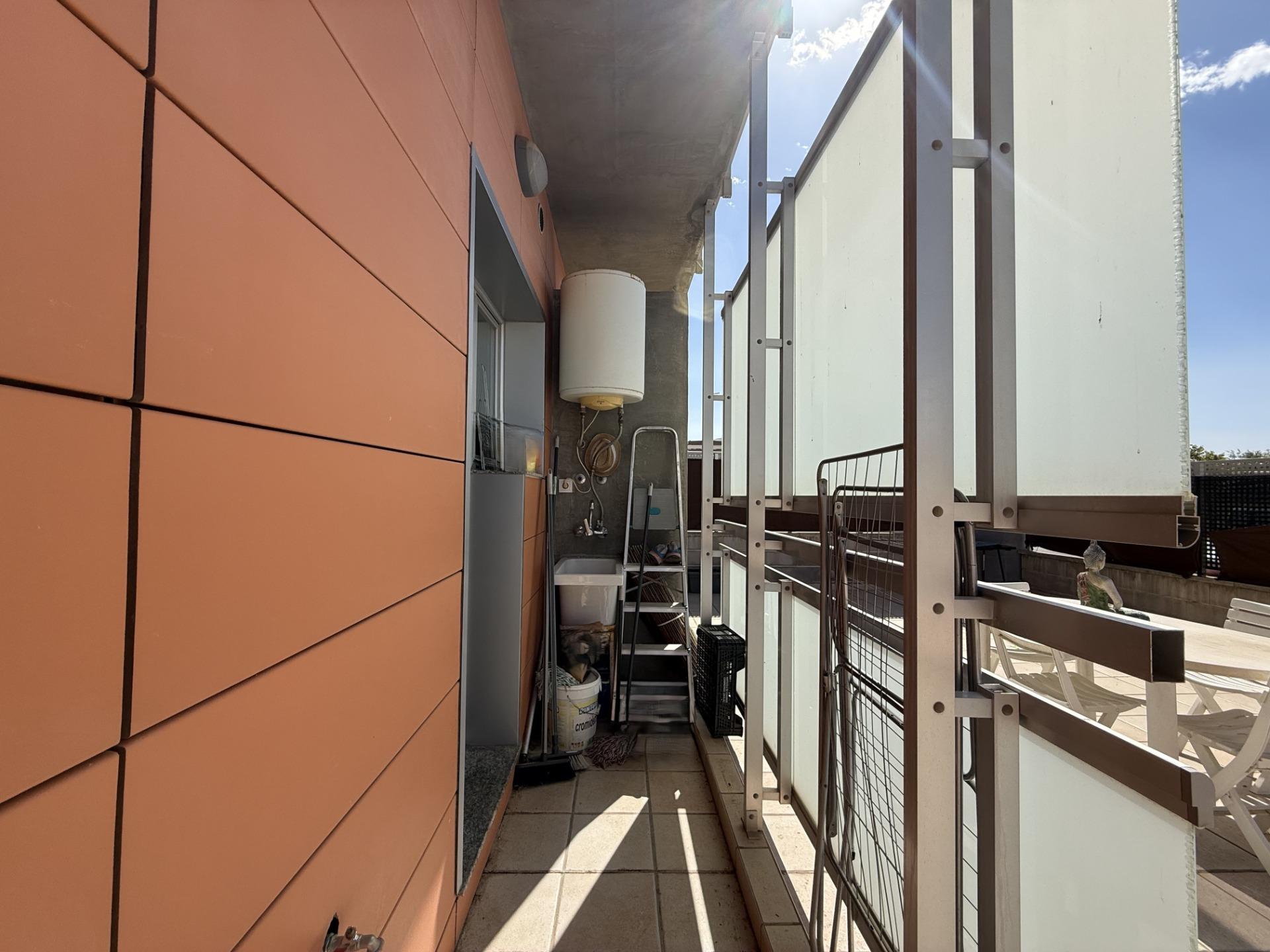 Planta baja con terraza de 80 m² en Paseo Germanías (tramo final), Gandía