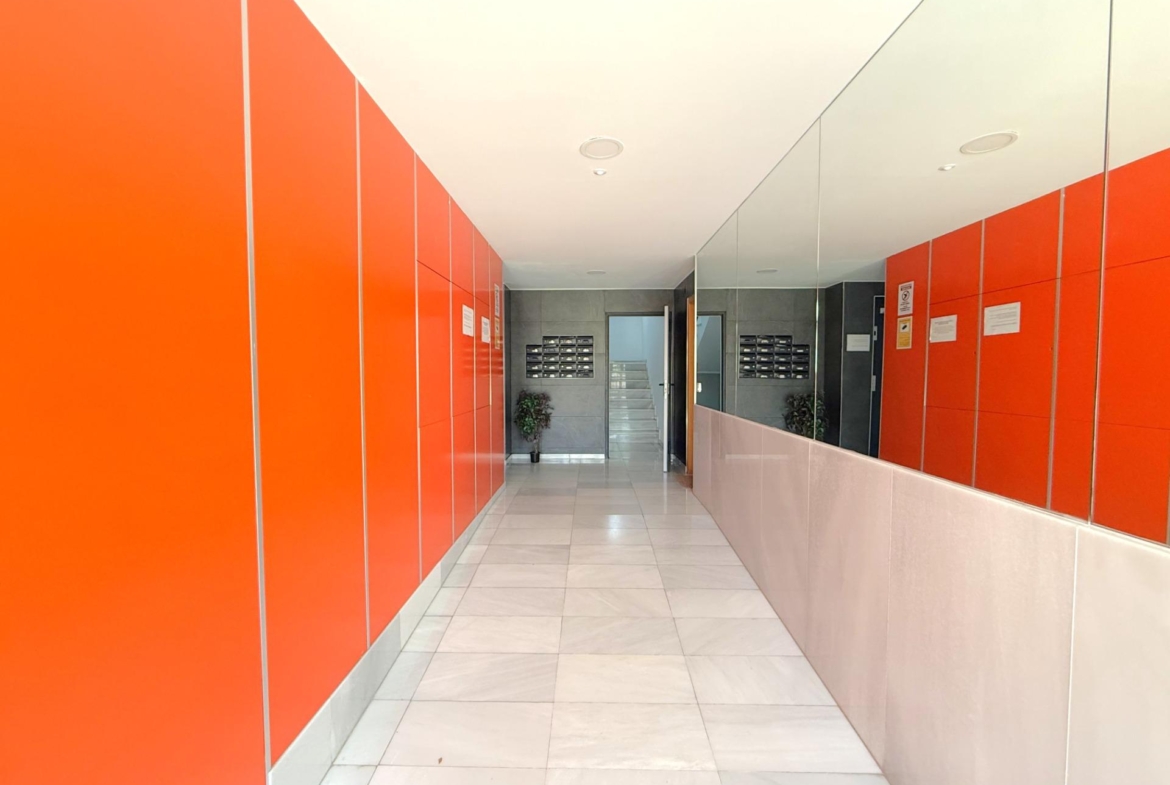 Planta baja con terraza de 80 m² en Paseo Germanías (tramo final), Gandía