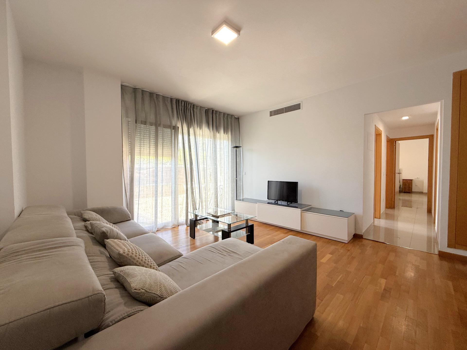 Planta baja con terraza de 80 m² en Paseo Germanías (tramo final), Gandía
