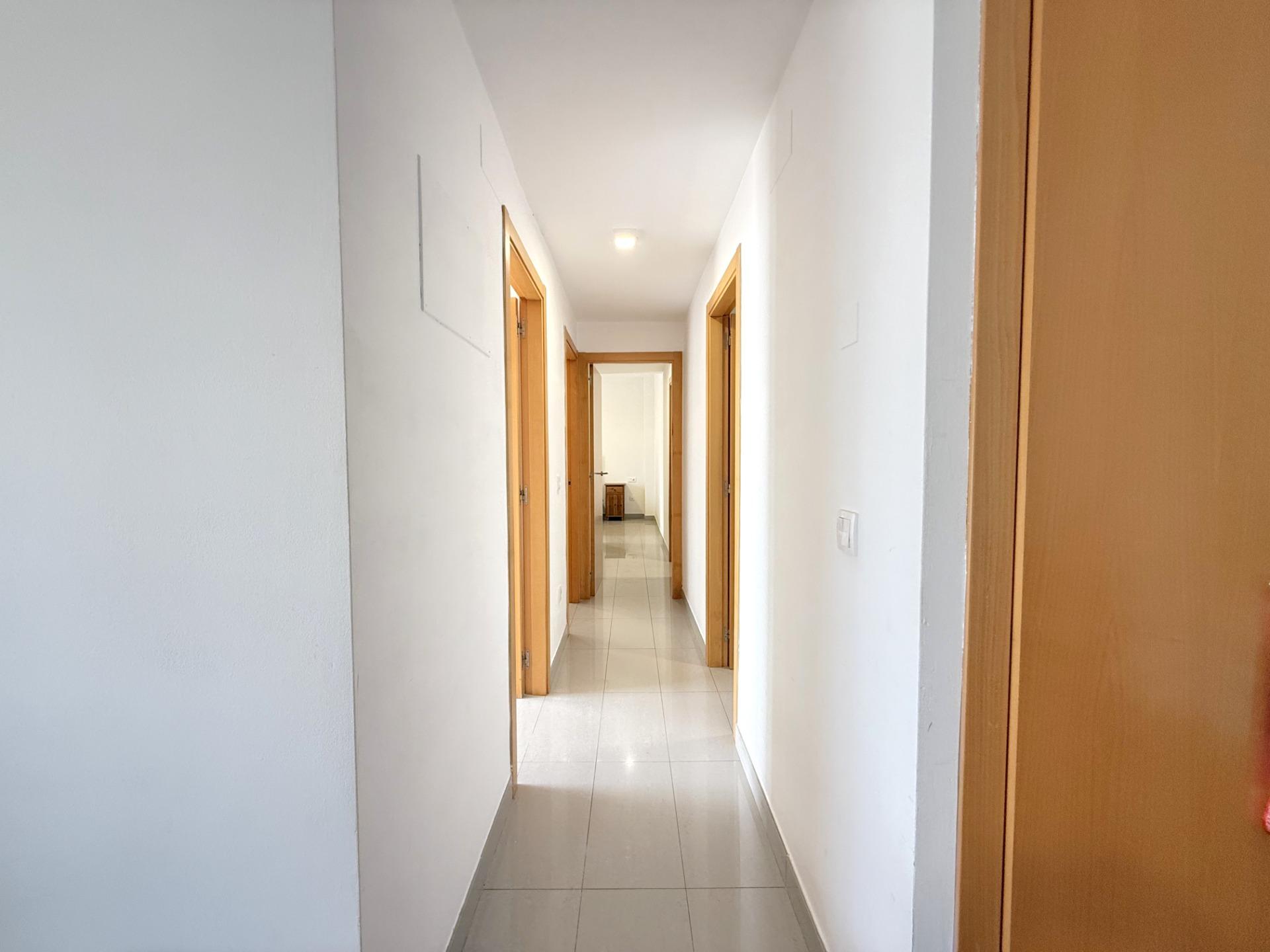 Planta baja con terraza de 80 m² en Paseo Germanías (tramo final), Gandía