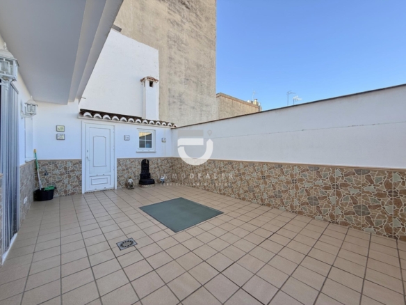 Impresionante Casa de 280 m² en Gandía – Espaciosa, Confortable y con Acabados de Primera Calidad