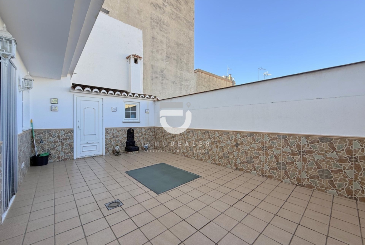 Impresionante Casa de 280 m² en Gandía – Espaciosa, Confortable y con Acabados de Primera Calidad