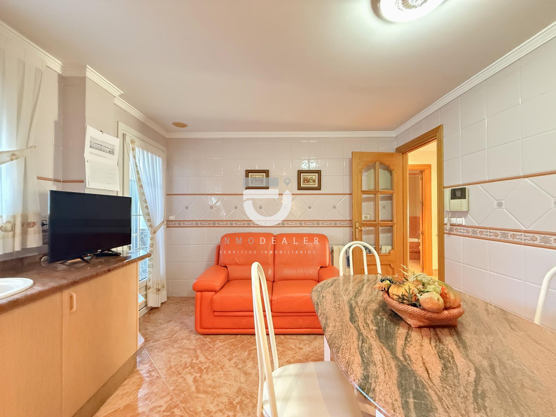 3-10-8 Impresionante Casa de 280 m² en Gandía – Espaciosa, Confortable y con Acabados de Primera Calidad