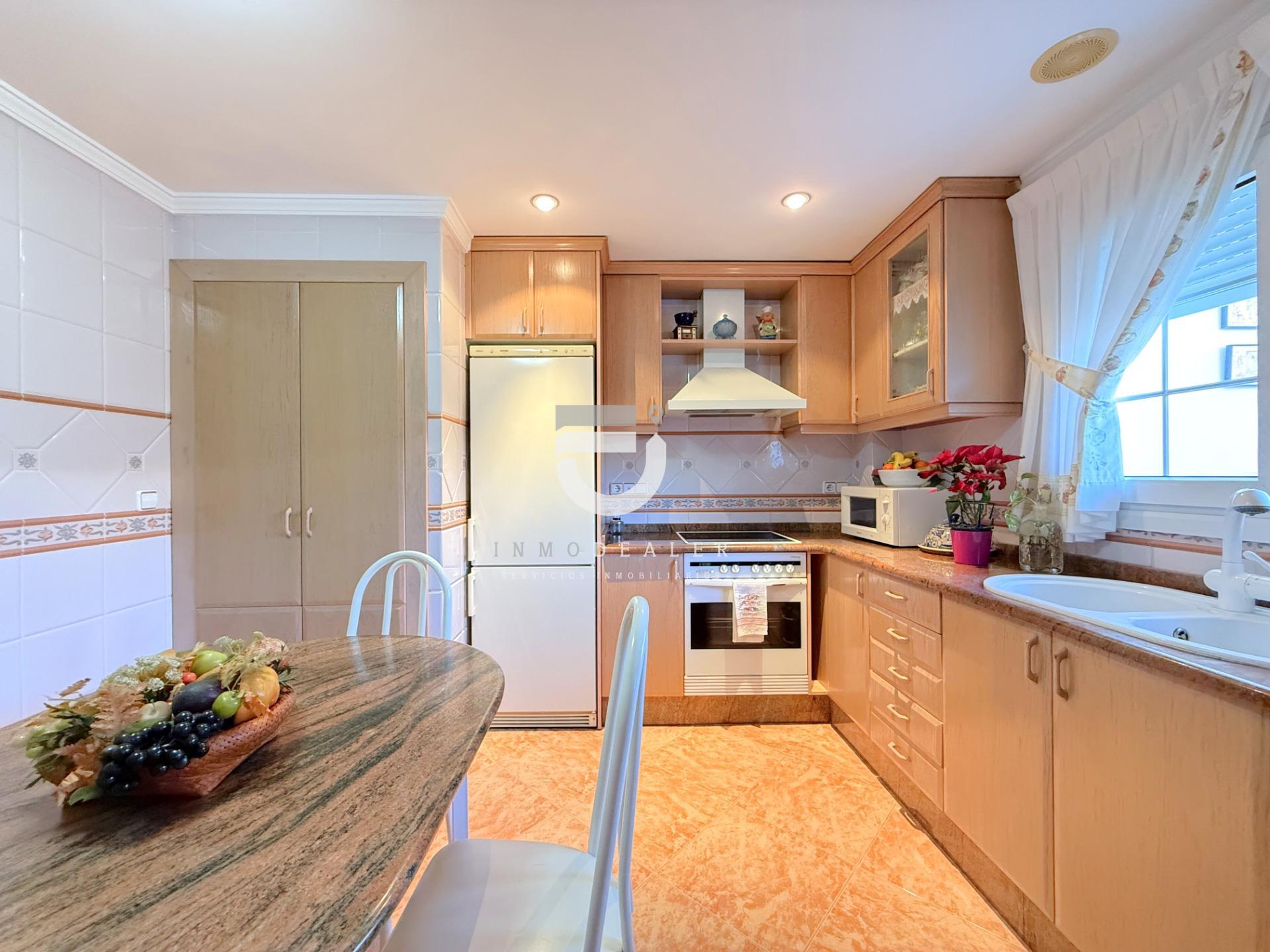 3-11-8 Impresionante Casa de 280 m² en Gandía – Espaciosa, Confortable y con Acabados de Primera Calidad