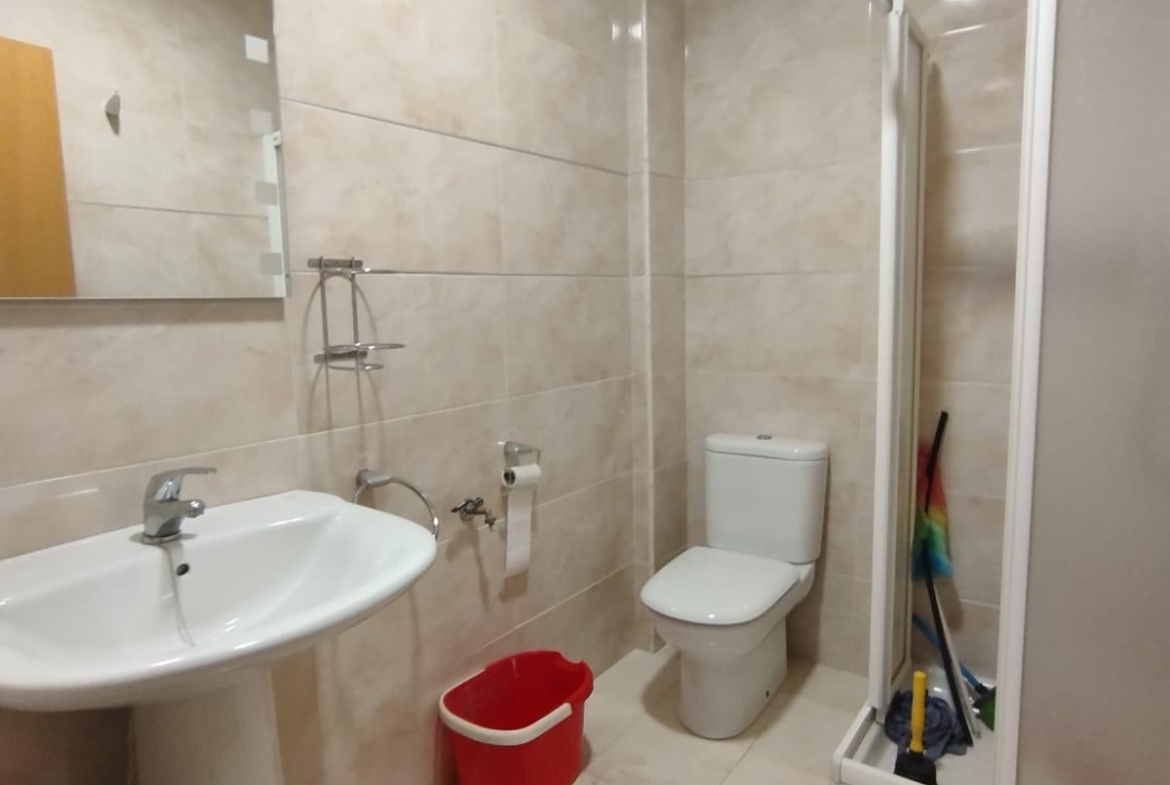 Local Comercial en Villalonga – Amplio, Versátil y con Excelente Ubicación