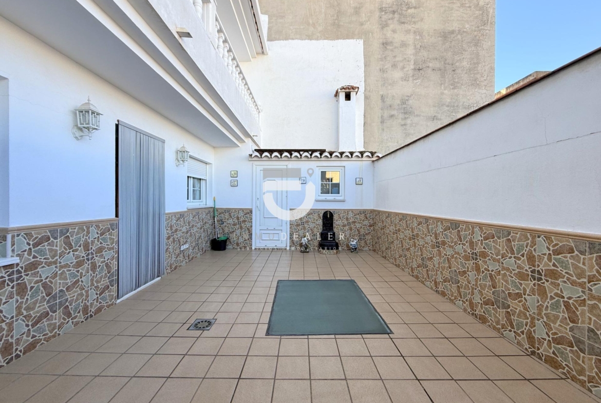 Impresionante Casa de 280 m² en Gandía – Espaciosa, Confortable y con Acabados de Primera Calidad