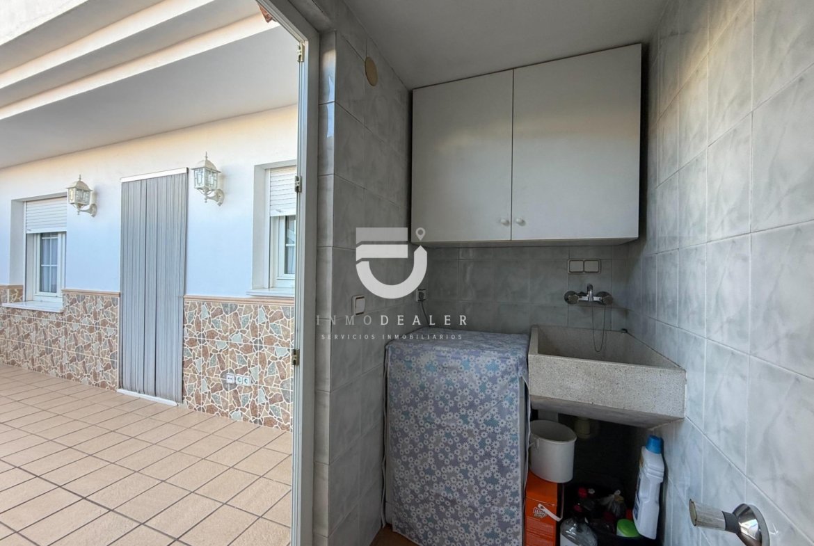 Impresionante Casa de 280 m² en Gandía – Espaciosa, Confortable y con Acabados de Primera Calidad