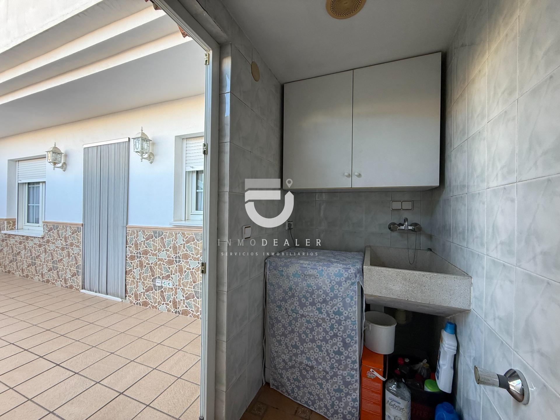 3-18-5 Impresionante Casa de 280 m² en Gandía – Espaciosa, Confortable y con Acabados de Primera Calidad