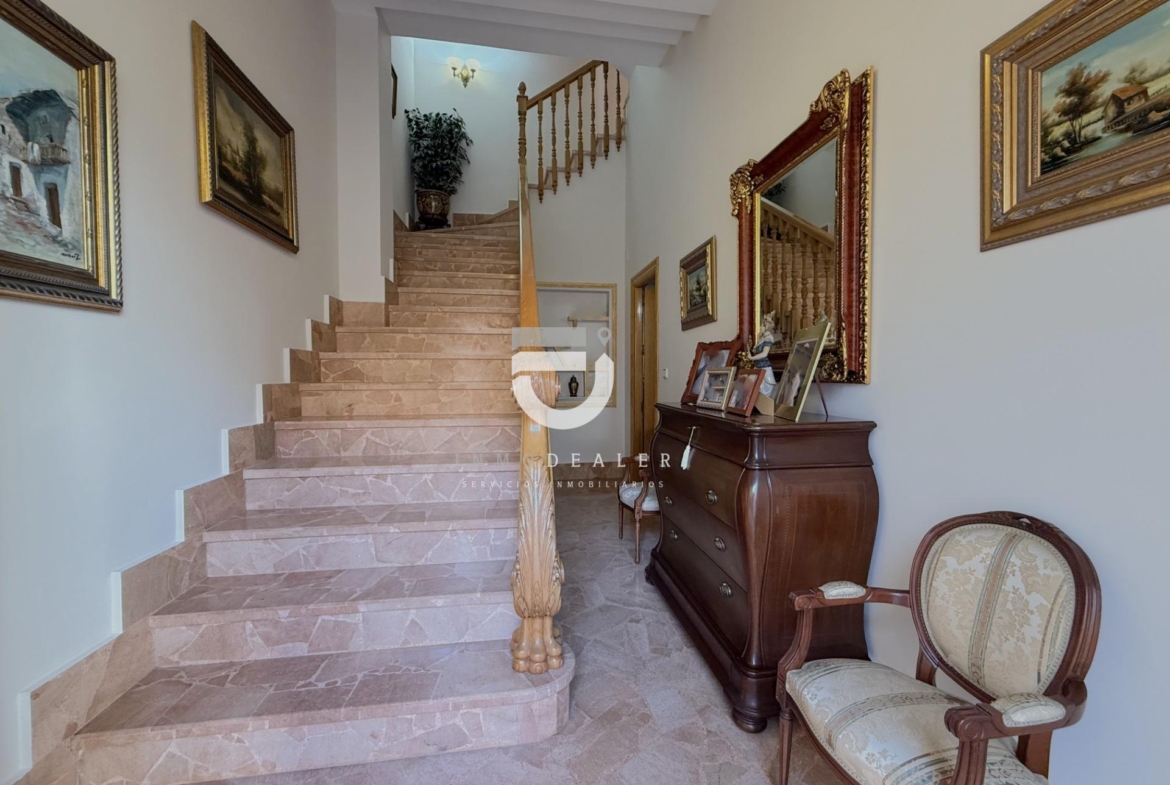 Impresionante Casa de 280 m² en Gandía – Espaciosa, Confortable y con Acabados de Primera Calidad