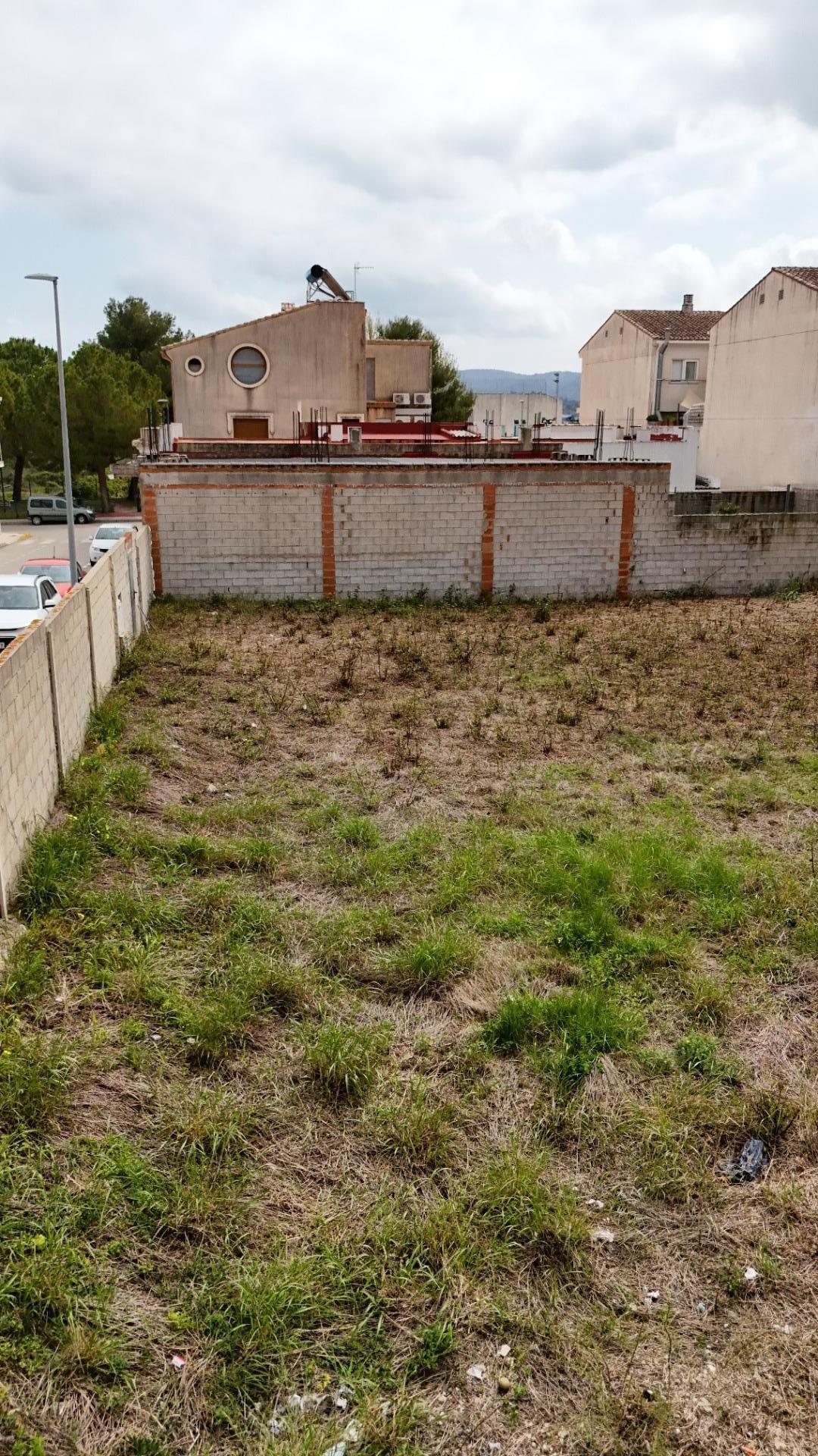 3-2-13 Oportunidad única de inversión – Terreno urbano en esquina de 700 m² en el corazón de Palma de Gandi
