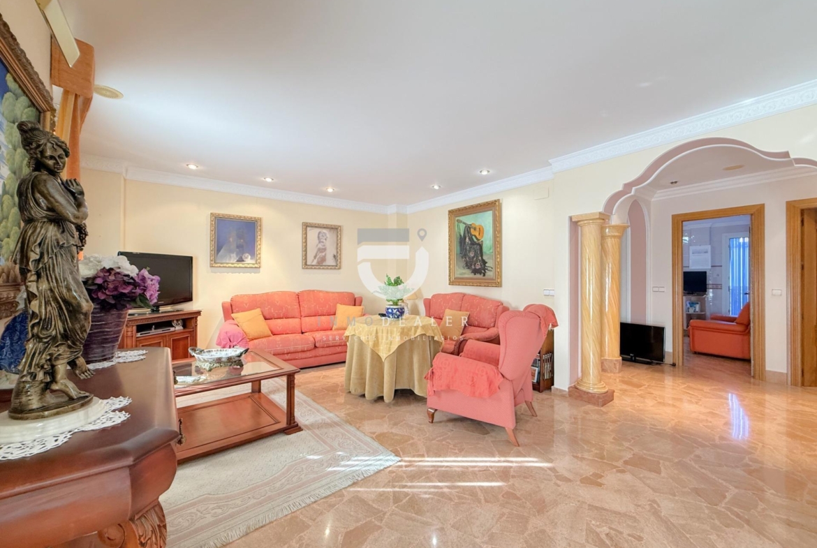 Impresionante Casa de 280 m² en Gandía – Espaciosa, Confortable y con Acabados de Primera Calidad