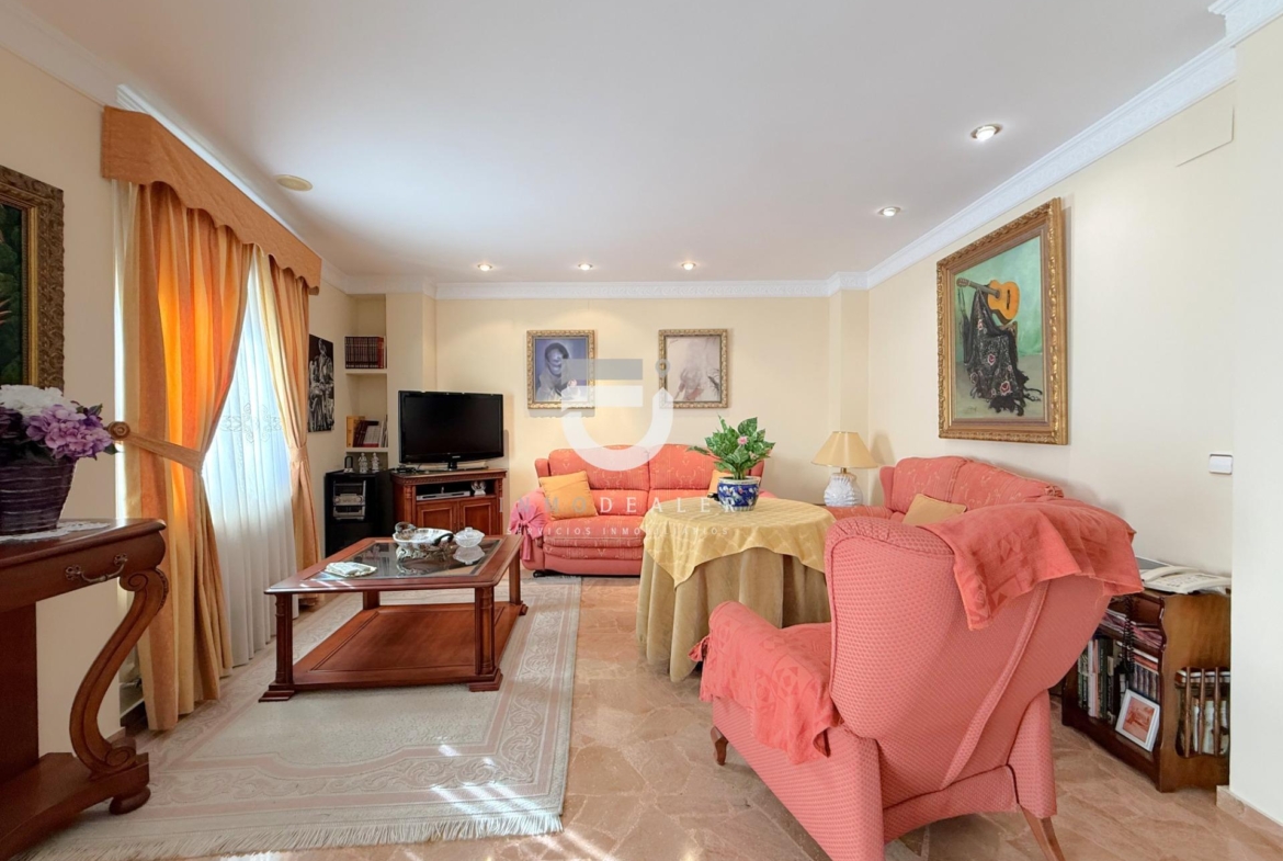 Impresionante Casa de 280 m² en Gandía – Espaciosa, Confortable y con Acabados de Primera Calidad