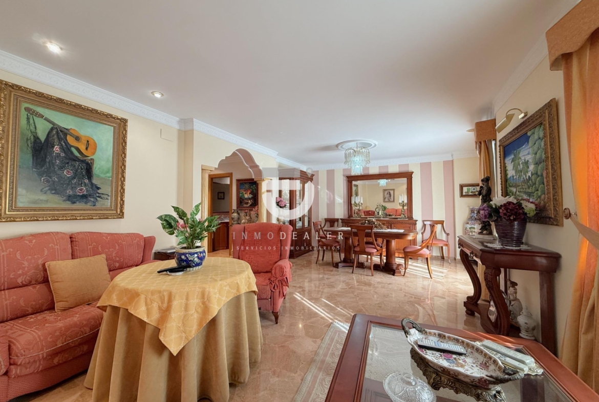 Impresionante Casa de 280 m² en Gandía – Espaciosa, Confortable y con Acabados de Primera Calidad