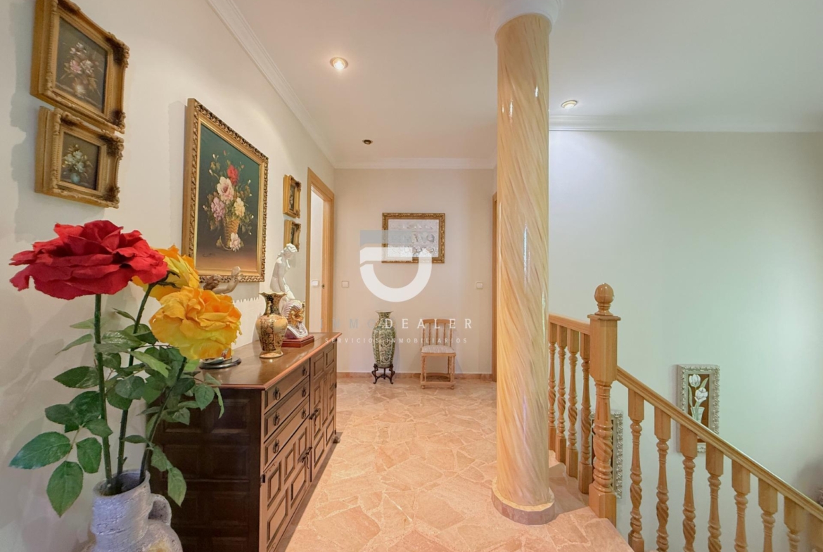 Impresionante Casa de 280 m² en Gandía – Espaciosa, Confortable y con Acabados de Primera Calidad