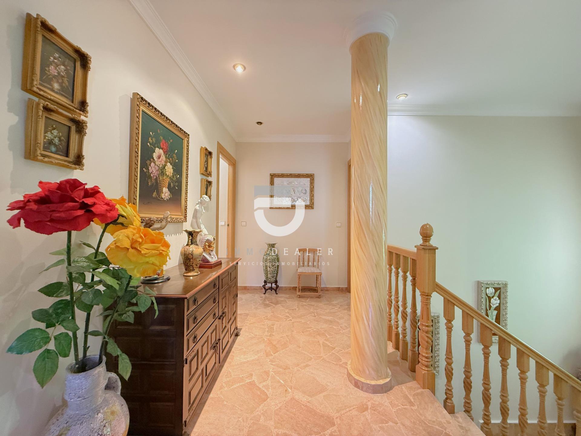 3-26-3 Impresionante Casa de 280 m² en Gandía – Espaciosa, Confortable y con Acabados de Primera Calidad