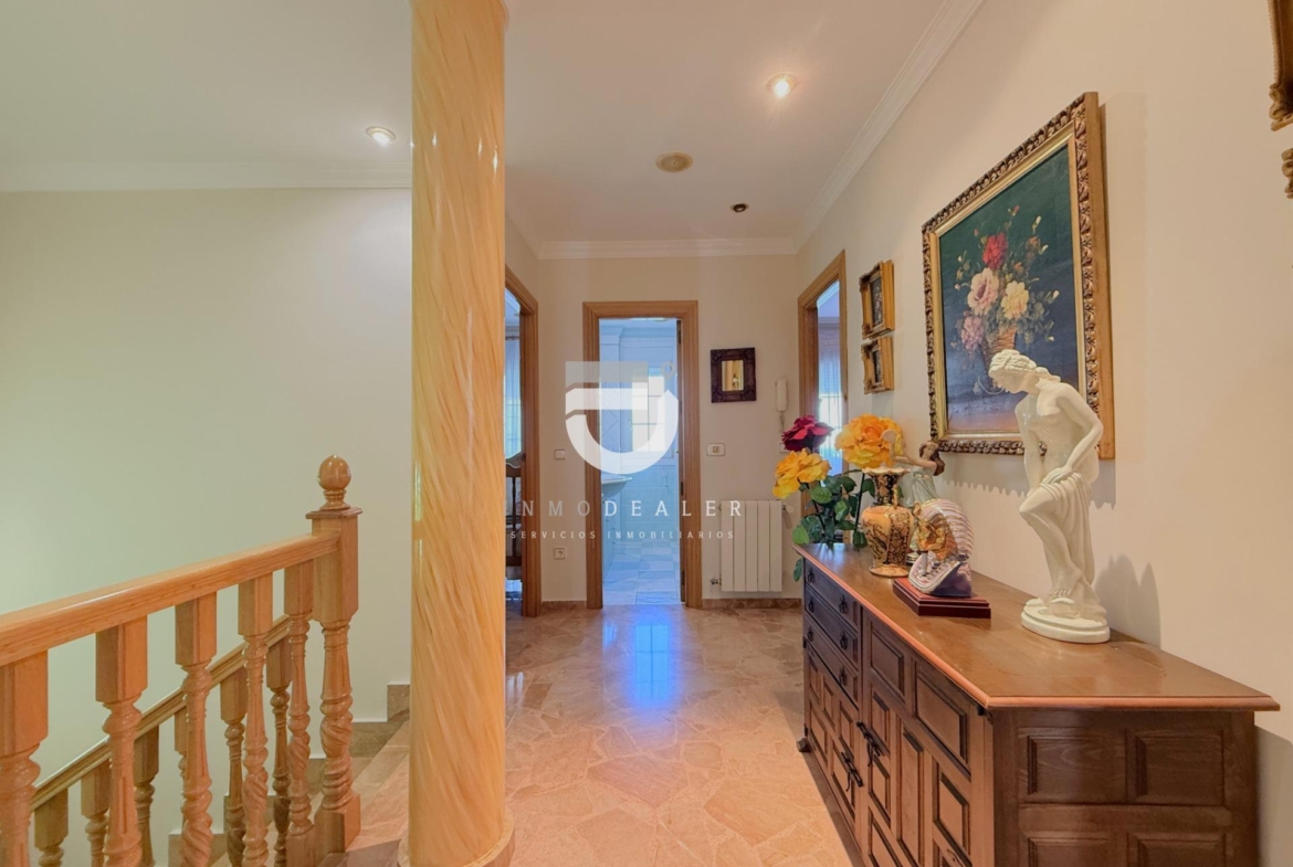 Impresionante Casa de 280 m² en Gandía – Espaciosa, Confortable y con Acabados de Primera Calidad