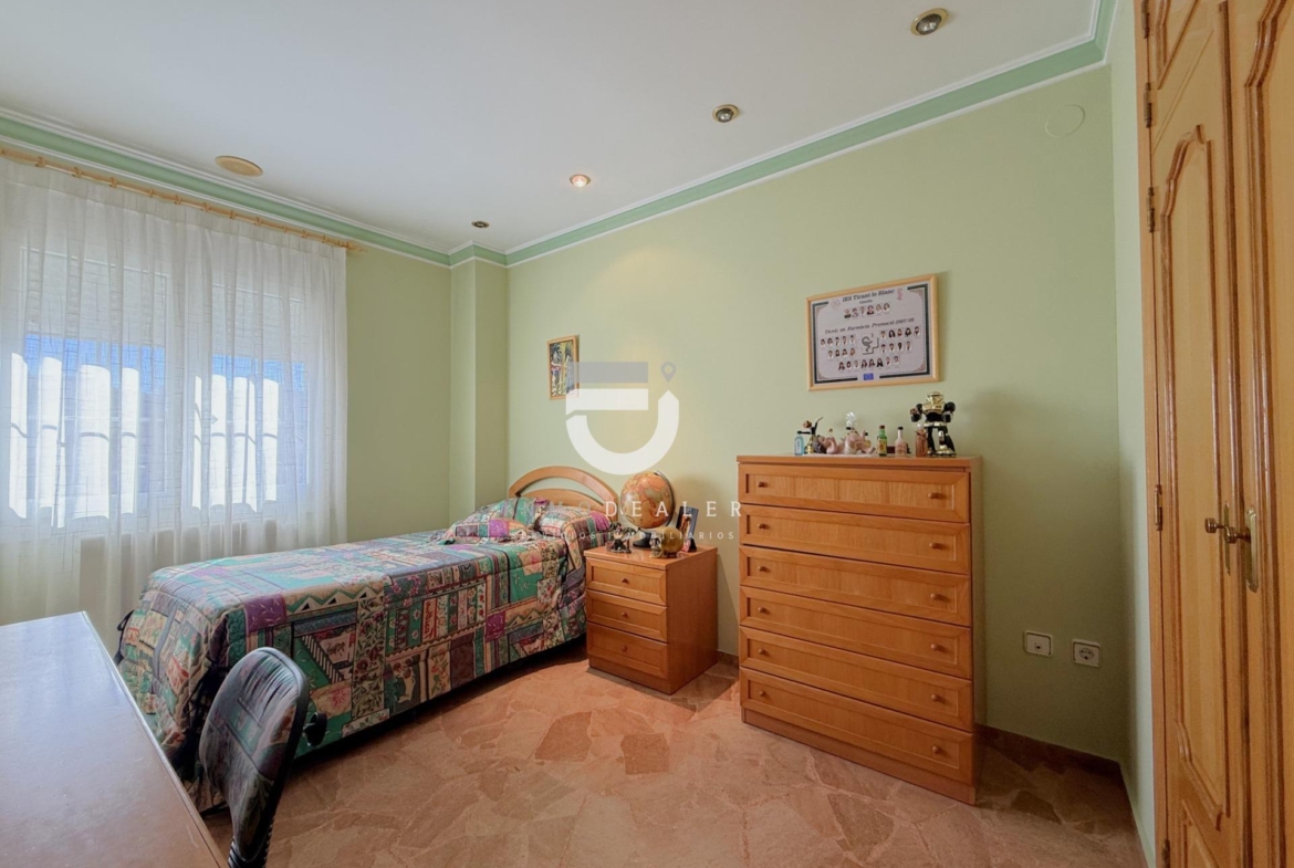 Impresionante Casa de 280 m² en Gandía – Espaciosa, Confortable y con Acabados de Primera Calidad