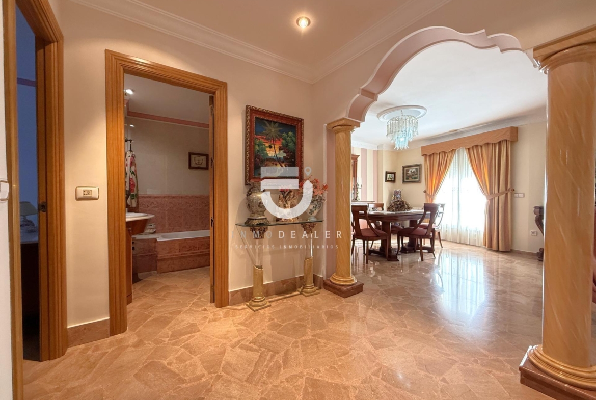 Impresionante Casa de 280 m² en Gandía – Espaciosa, Confortable y con Acabados de Primera Calidad