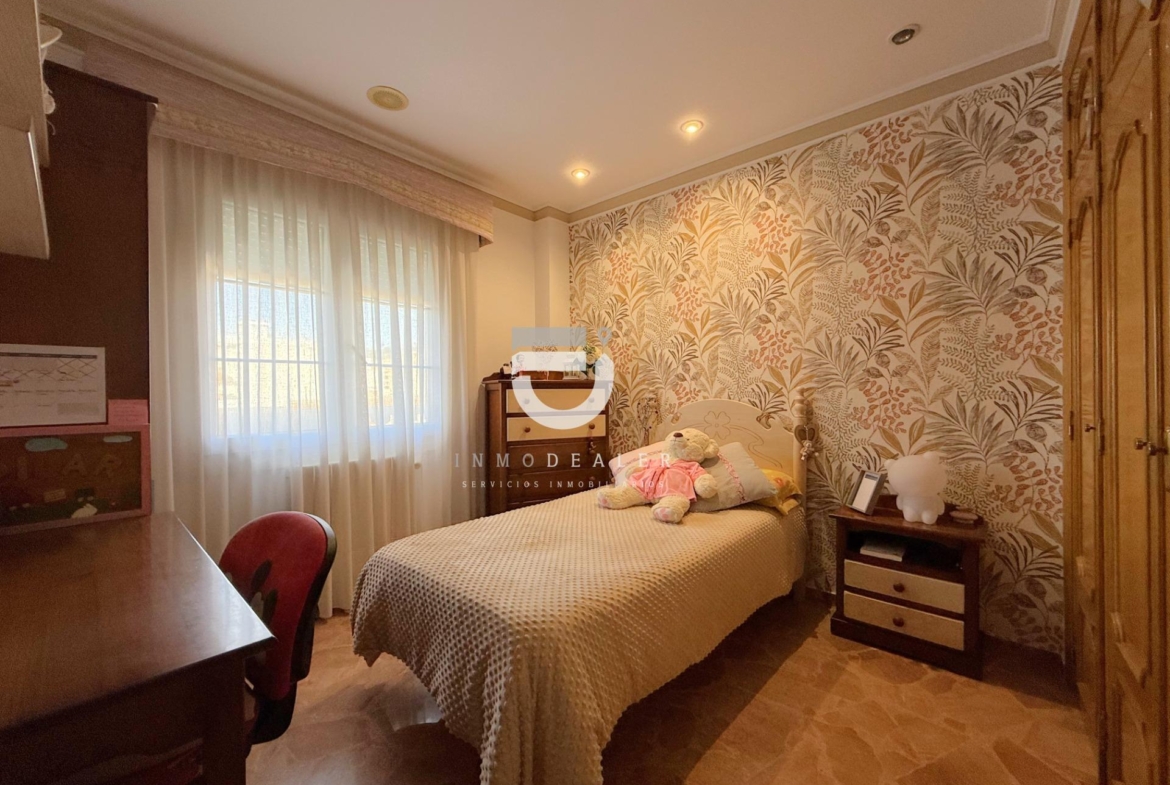 Impresionante Casa de 280 m² en Gandía – Espaciosa, Confortable y con Acabados de Primera Calidad