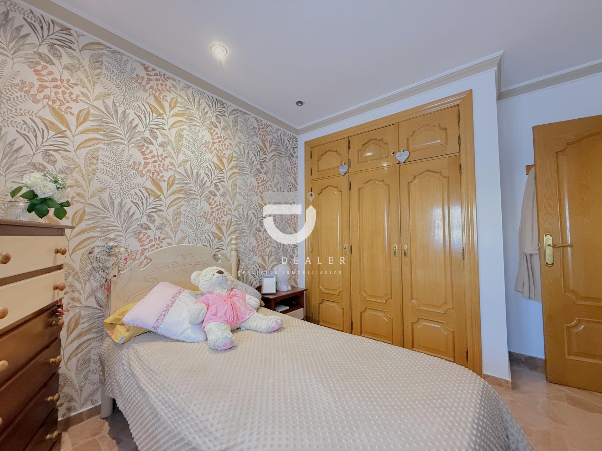 3-32-1 Impresionante Casa de 280 m² en Gandía – Espaciosa, Confortable y con Acabados de Primera Calidad