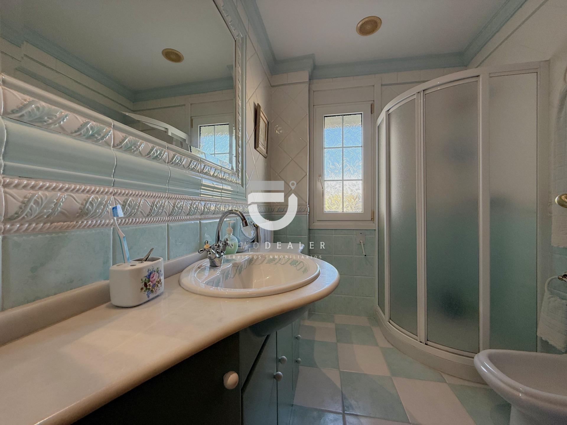 3-34-1 Impresionante Casa de 280 m² en Gandía – Espaciosa, Confortable y con Acabados de Primera Calidad