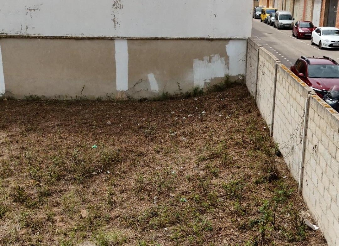 Oportunidad única de inversión – Terreno urbano en esquina de 700 m² en el corazón de Palma de Gandi
