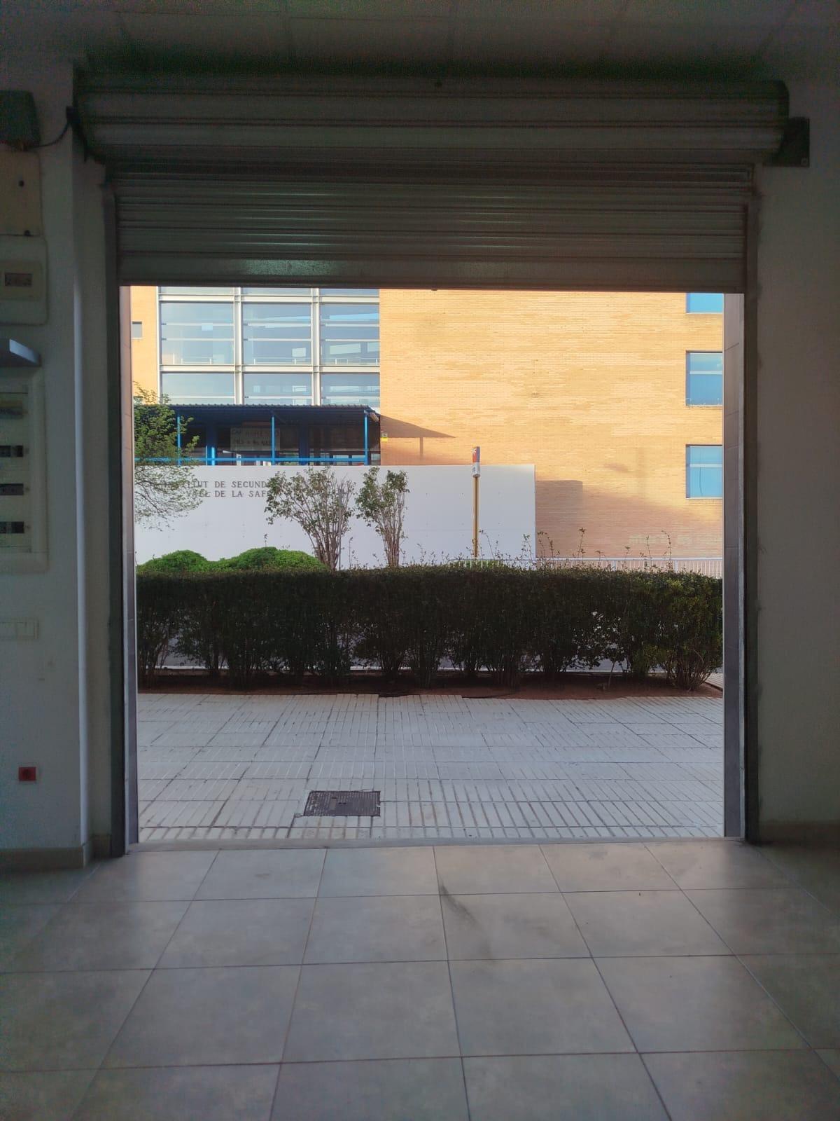 3-4-7 Local Comercial en Villalonga – Amplio, Versátil y con Excelente Ubicación