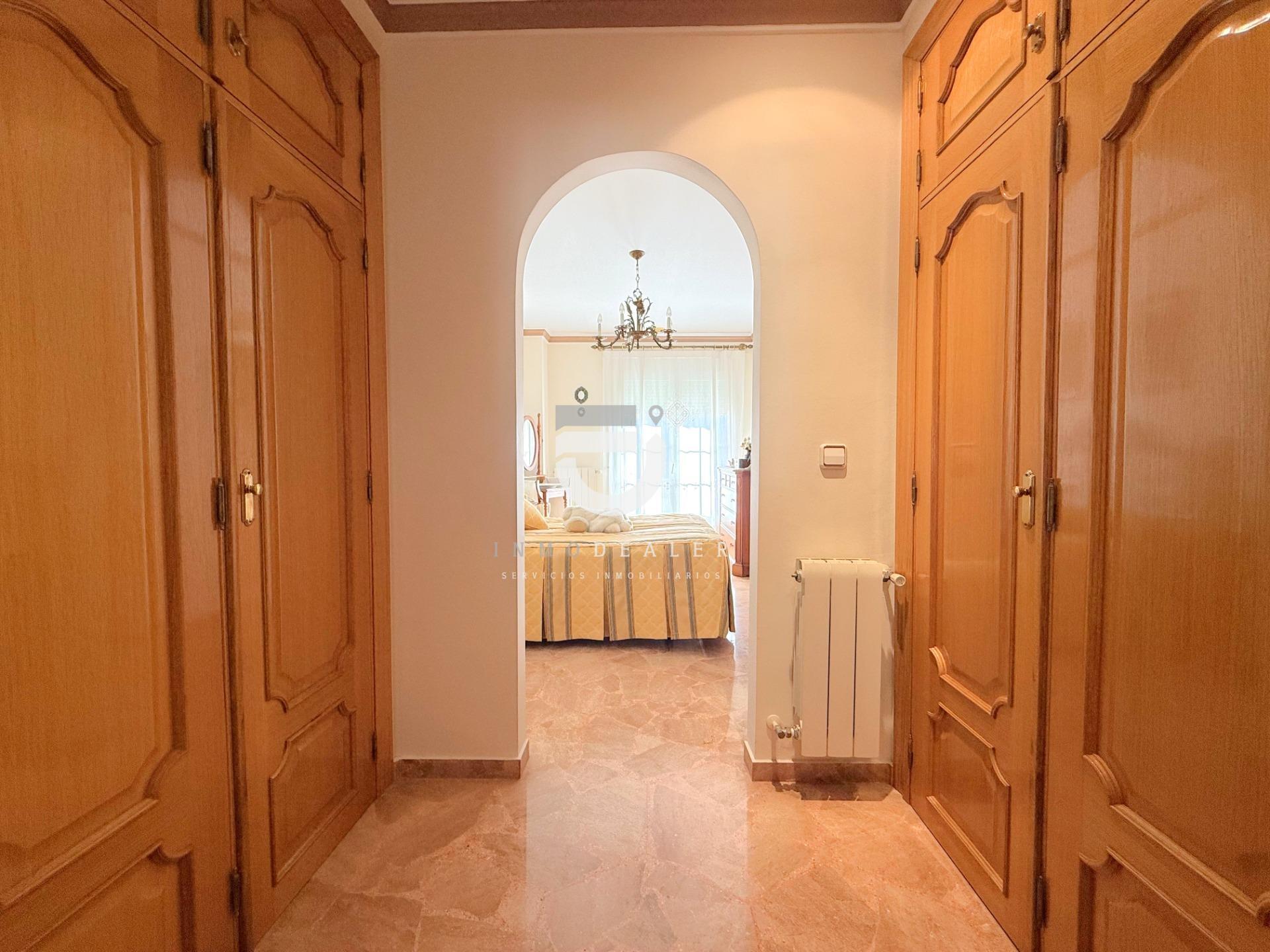 3-43-1 Impresionante Casa de 280 m² en Gandía – Espaciosa, Confortable y con Acabados de Primera Calidad