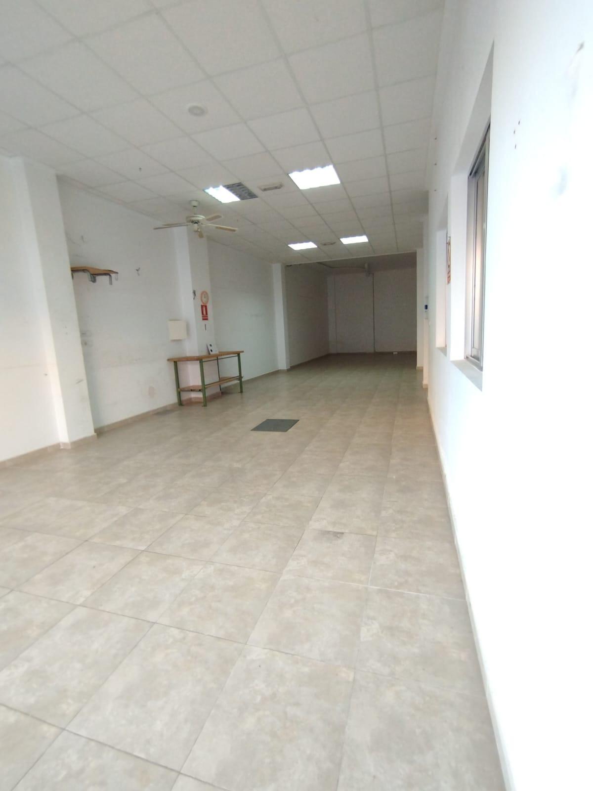 3-5-6 Local Comercial en Villalonga – Amplio, Versátil y con Excelente Ubicación