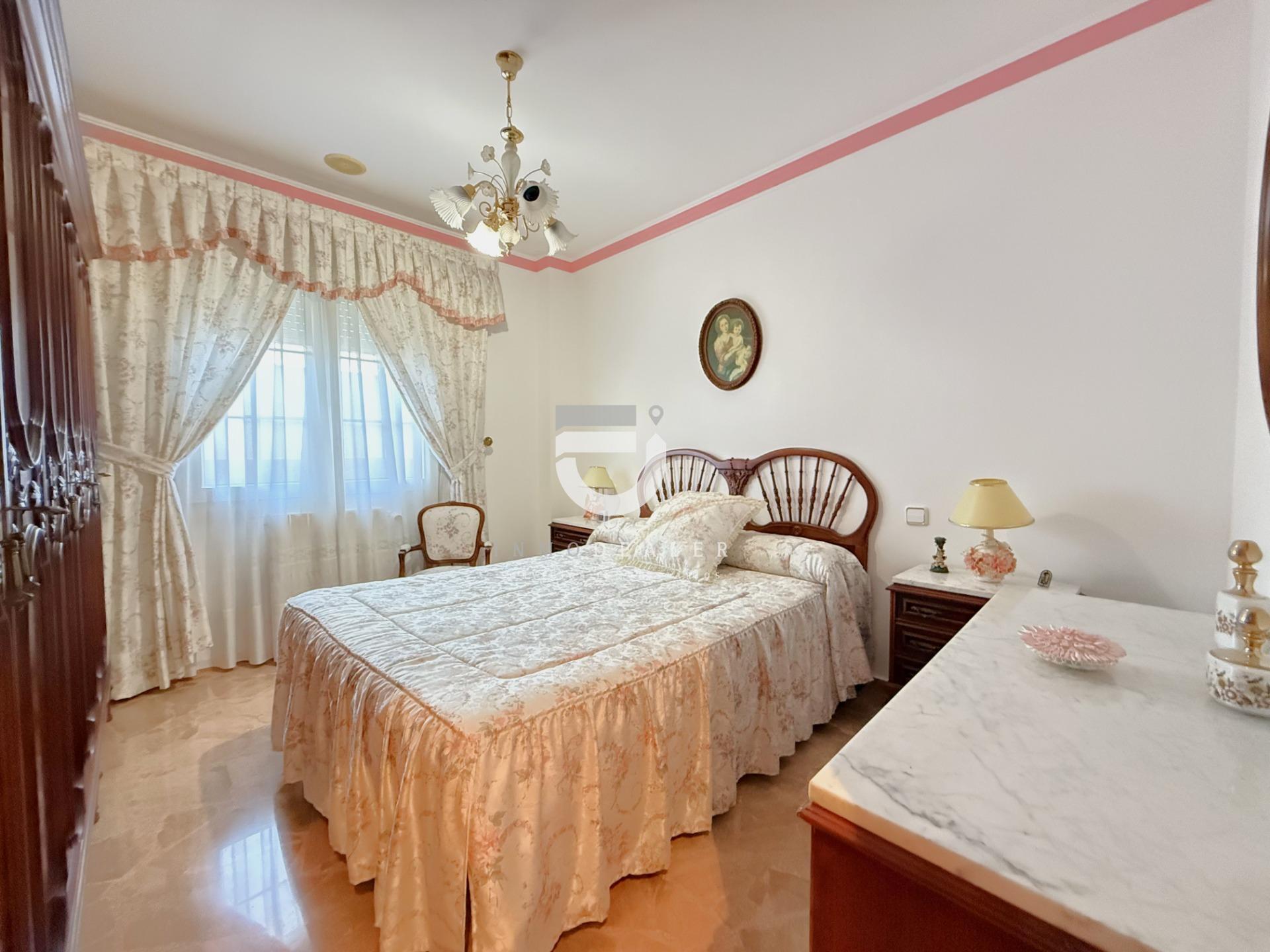3-6-10 Impresionante Casa de 280 m² en Gandía – Espaciosa, Confortable y con Acabados de Primera Calidad