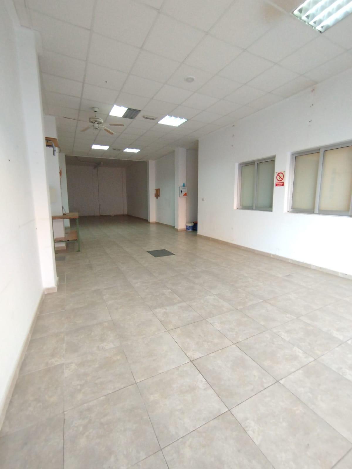 3-6-6 Local Comercial en Villalonga – Amplio, Versátil y con Excelente Ubicación