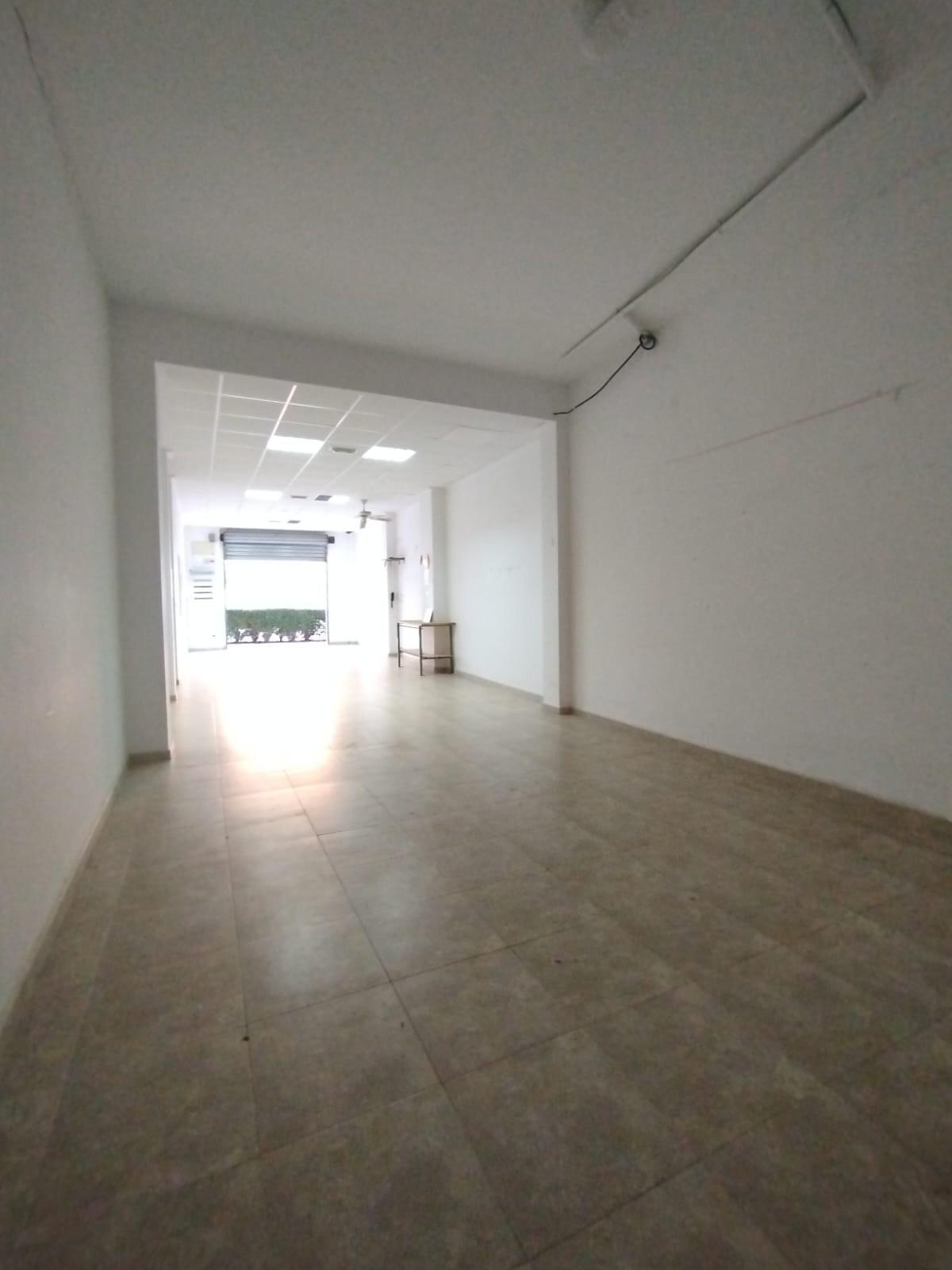 3-8-4 Local Comercial en Villalonga – Amplio, Versátil y con Excelente Ubicación