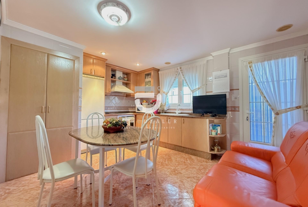 Impresionante Casa de 280 m² en Gandía – Espaciosa, Confortable y con Acabados de Primera Calidad