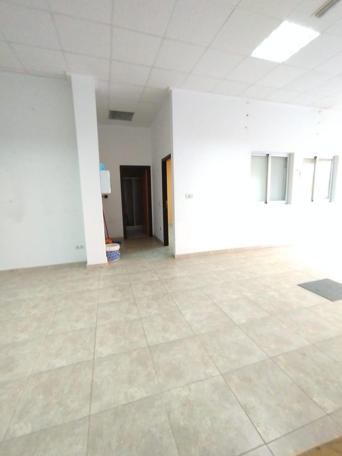 3-9-4 Local Comercial en Villalonga – Amplio, Versátil y con Excelente Ubicación