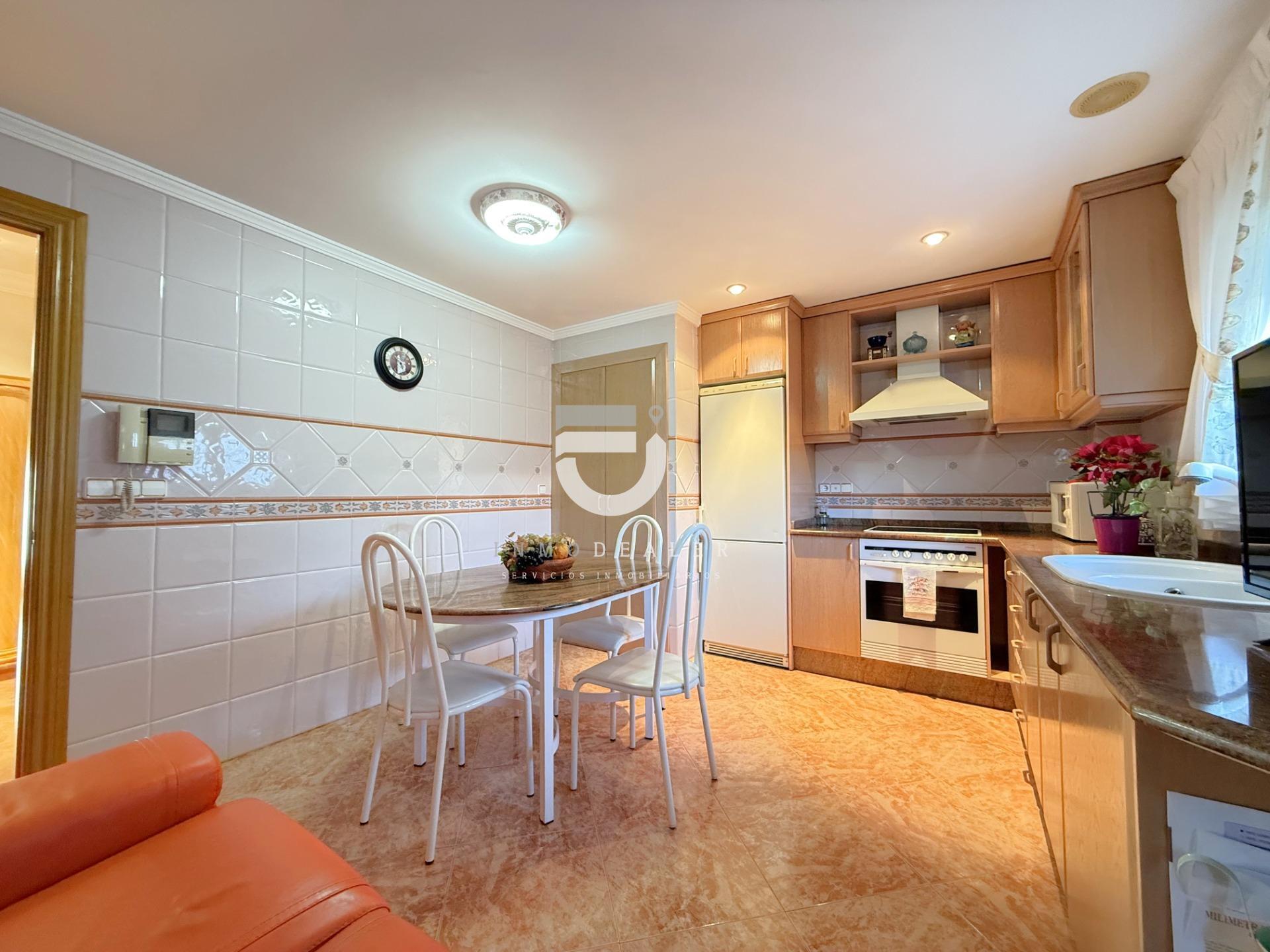 3-9-8 Impresionante Casa de 280 m² en Gandía – Espaciosa, Confortable y con Acabados de Primera Calidad