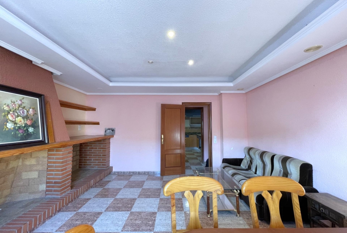 Dos Viviendas Independientes de 150 m² Cada Una