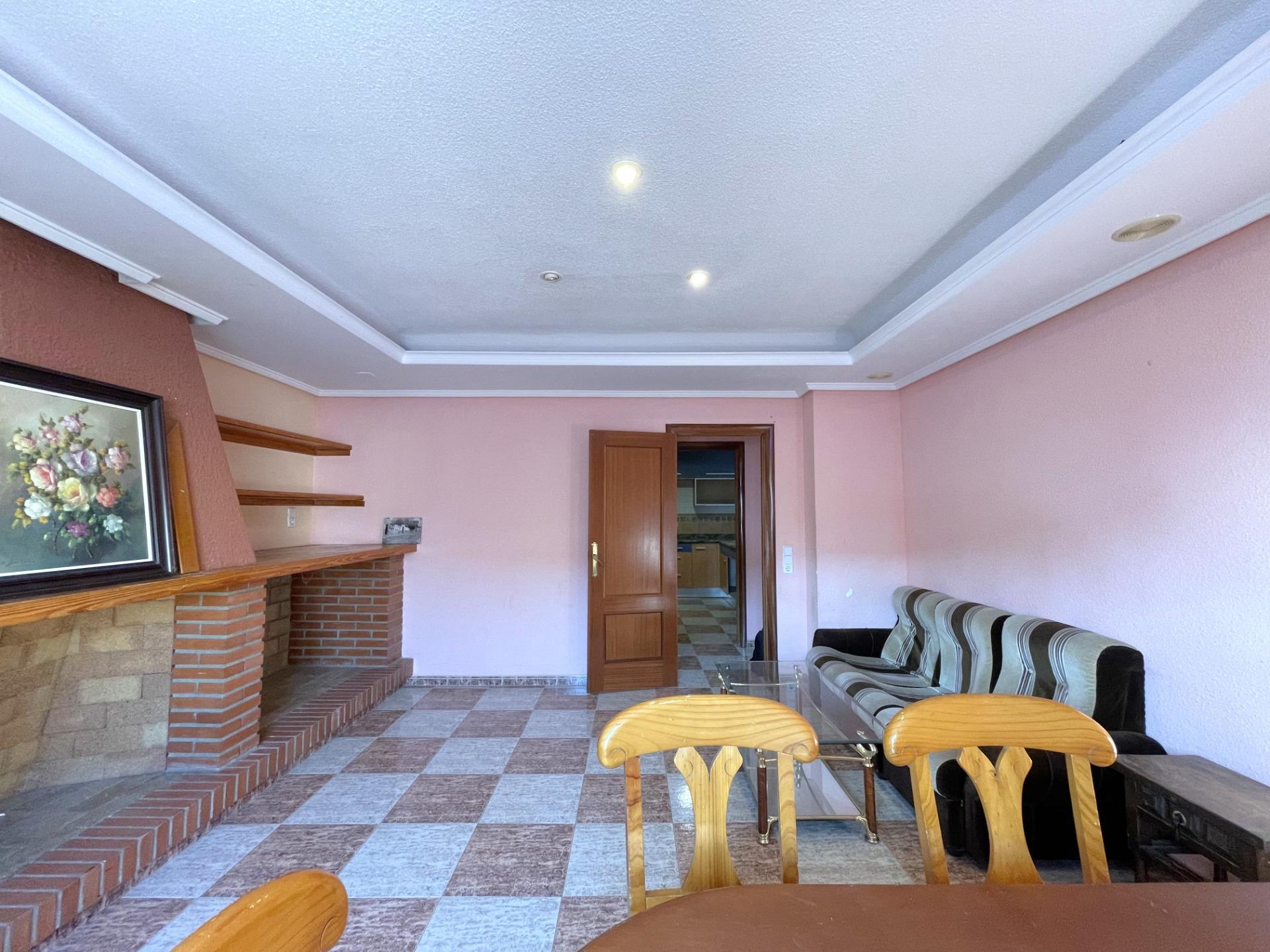 Dos Viviendas Independientes de 150 m² Cada Una
