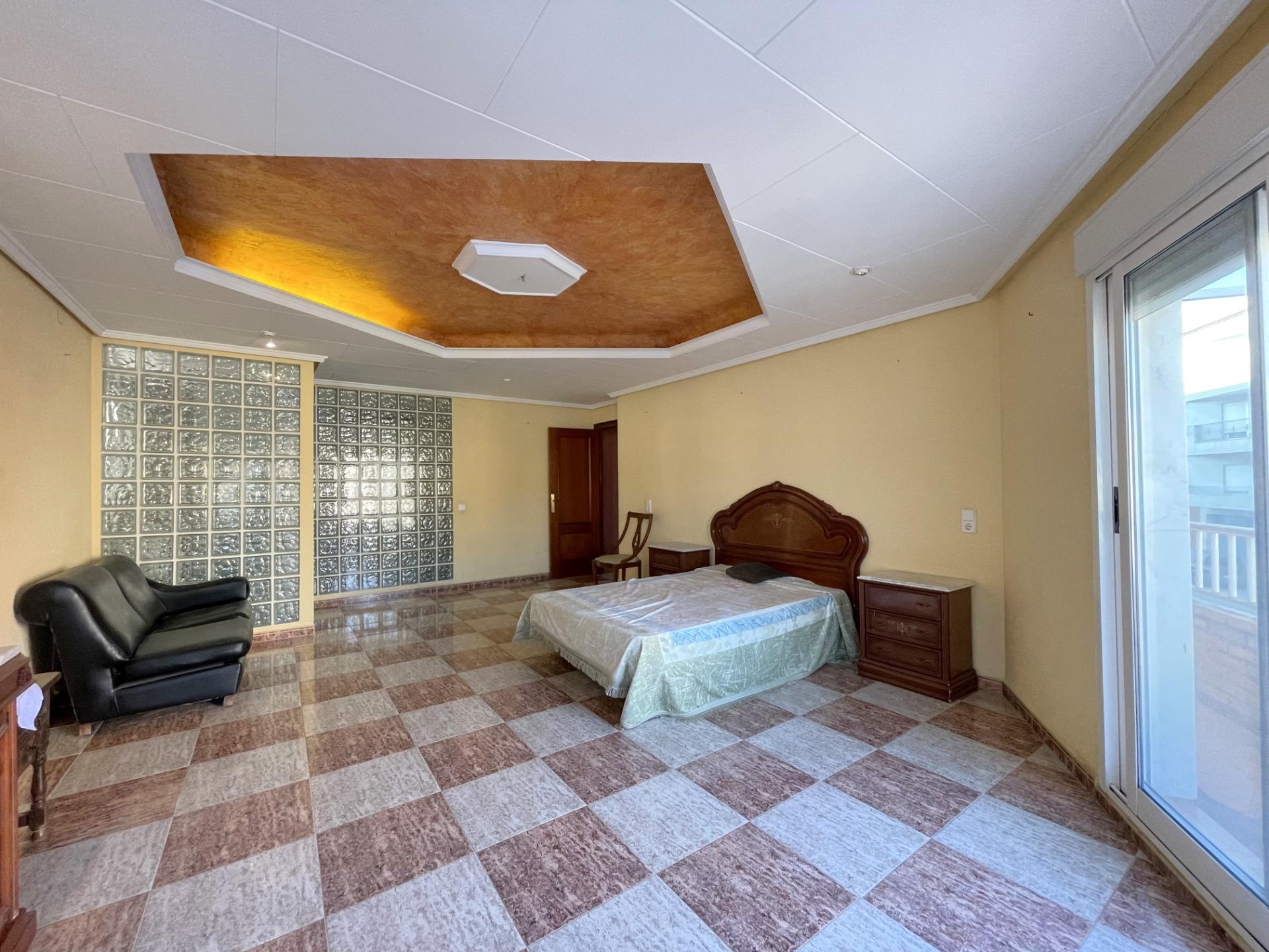 Dos Viviendas Independientes de 150 m² Cada Una