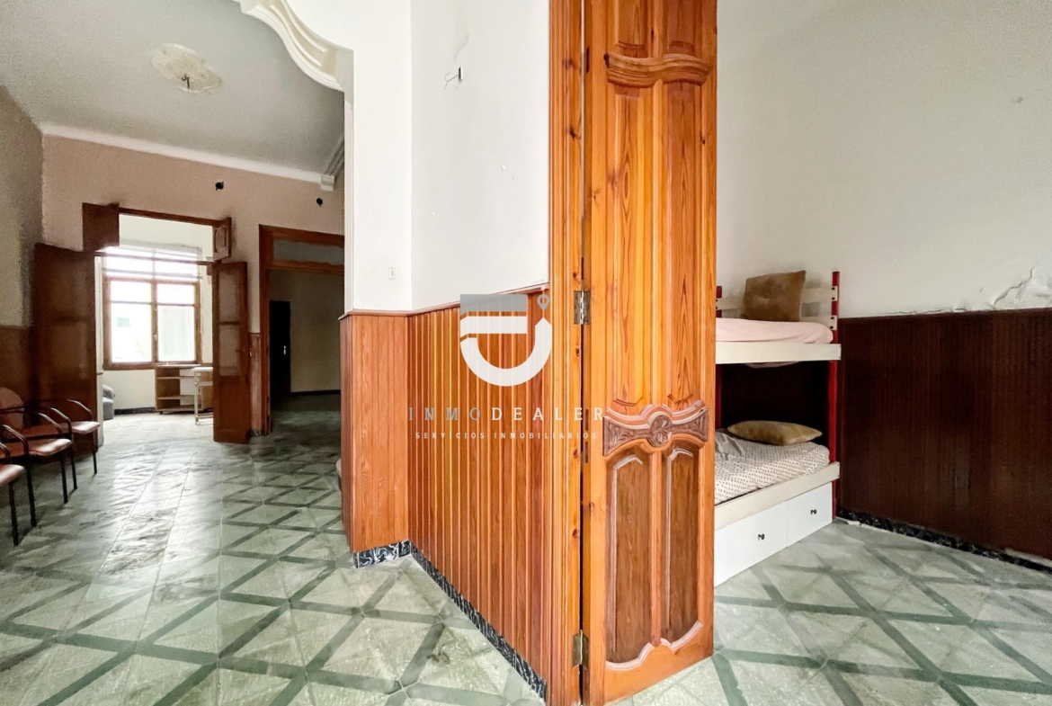 CASA SEÑORIAL EN PEGO