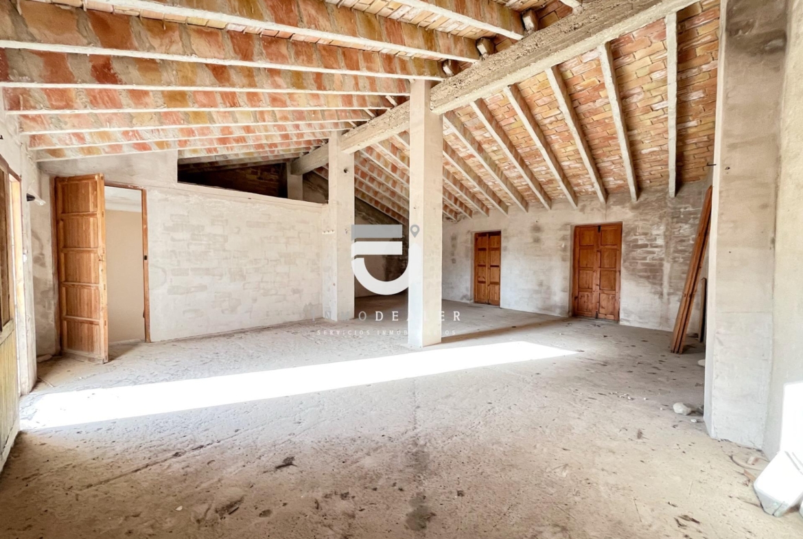 CASA SEÑORIAL EN PEGO